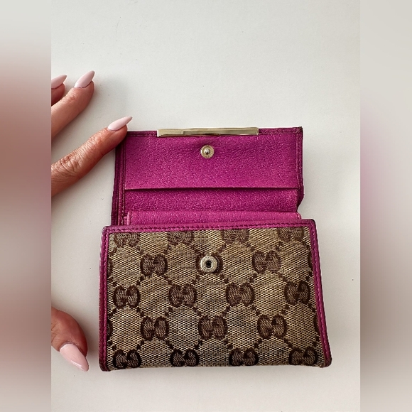 Pre-loved GUCCI Cloth wallet Very good condition - Picture 5 of 13